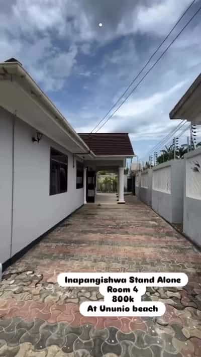 4 Bedrooms House for Rent in Ununio Beach, Dar Es Salaam