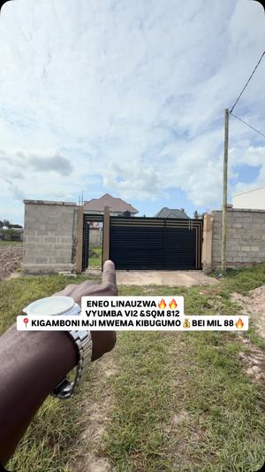 Nyumba ya vyumba viwili inauzwa Kibugumo, Mji Mwema, Kigamboni, Dar Es Salaam (812 sqm) Nyumba ya vyumba viwili inauzwa Kibugumo, Mji Mwema, Kigamboni, Dar Es Salaam (812 sqm)