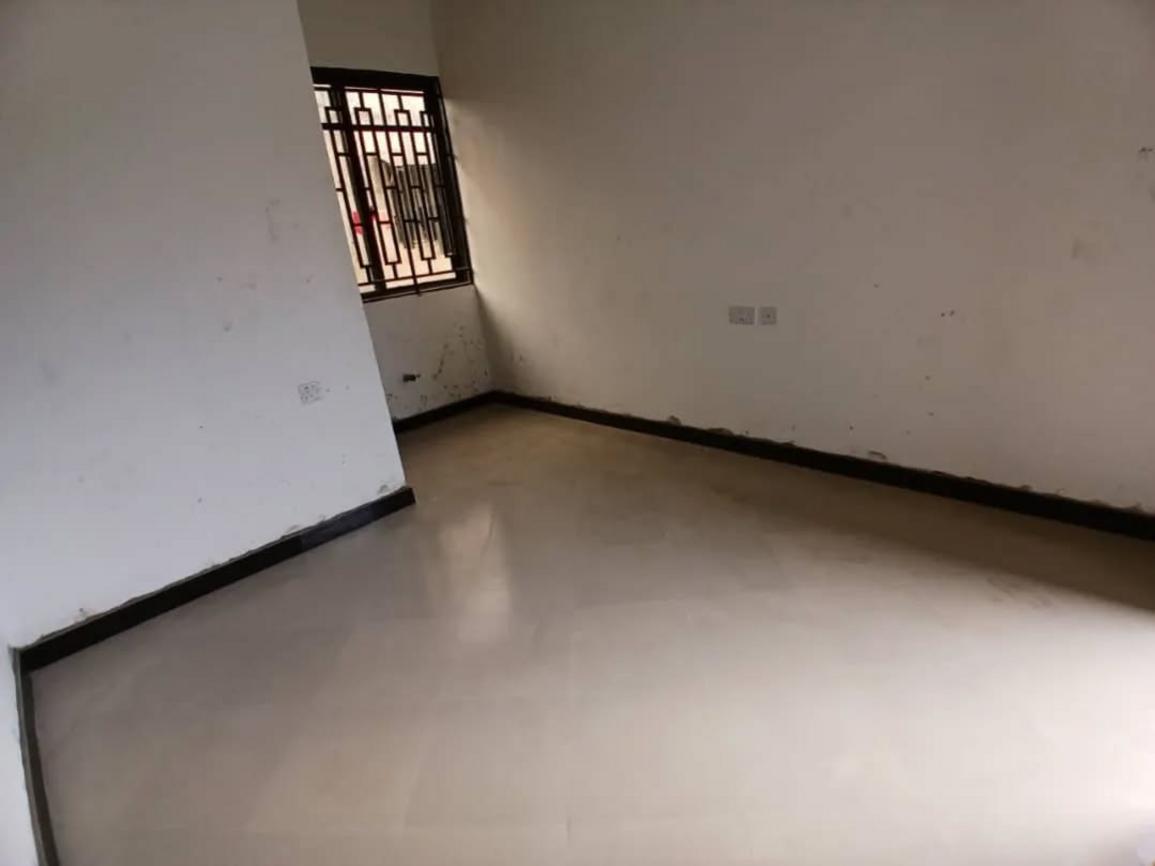 media -8