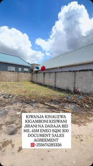 Kiwanja kinauzwa Kigamboni Kisiwani, Dar Es Salaam (300 sqm)