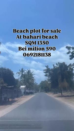 Beach Plot kinauzwa Bahari Beach, Dar Es Salaam (1350 sqm) Beach Plot kinauzwa Bahari Beach, Dar Es Salaam (1350 sqm)