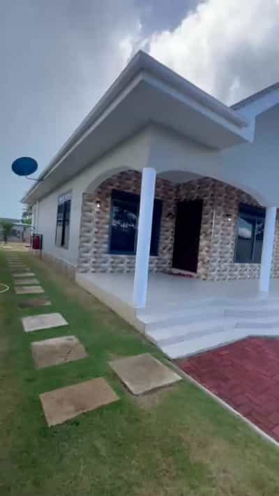 Nyumba ya vyumba vitatu inauzwa Kigamboni Geza Ulole, Dar Es Salaam (700 sqm)