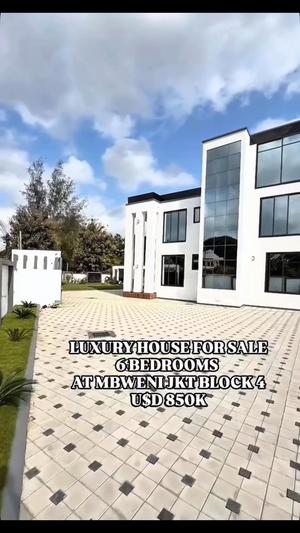 Nyumba ya vyumba 6 inauzwa Mbeweni JKT, Dar Es Salaam (1300 sqm) Nyumba ya vyumba 6 inauzwa Mbeweni JKT, Dar Es Salaam (1300 sqm)