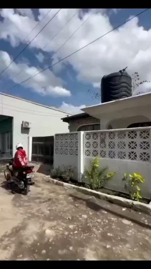 Nyumba ya vyumba vitatu inauzwa Sinza, Dar Es Salaam (323 sqm) Nyumba ya vyumba vitatu inauzwa Sinza, Dar Es Salaam (323 sqm)