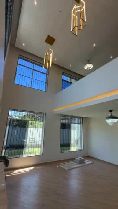 Nyumba ya vyumba vitano inauzwa Mbezi Beach Ramada, Dar Es Salaam (1800 sqm)