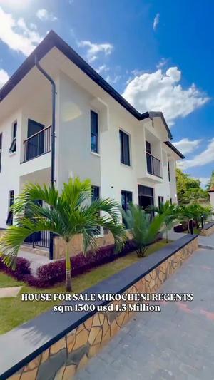 Nyumba ya vyumba viwili inauzwa Mikocheni Regents, Dar Es Salaam (1300 sqm) Nyumba ya vyumba viwili inauzwa Mikocheni Regents, Dar Es Salaam (1300 sqm)