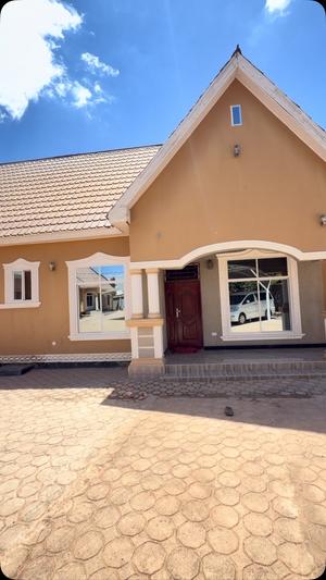 Nyumba ya vyumba viwili inapangishwa Makulu Osterbey, Dodoma Nyumba ya vyumba viwili inapangishwa Makulu Osterbey, Dodoma