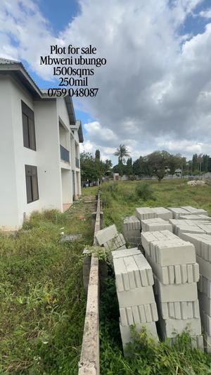 Kiwanja kinauzwa Bunju Mianzini, Dar Es Salaam
