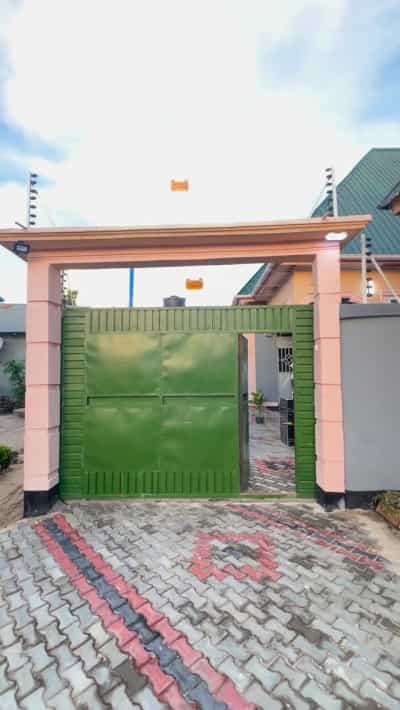 Nyumba ya vyumba vitatu inauzwa Mbagala Chamanz, Dar Es Salaam Nyumba ya vyumba vitatu inauzwa Mbagala Chamanz, Dar Es Salaam