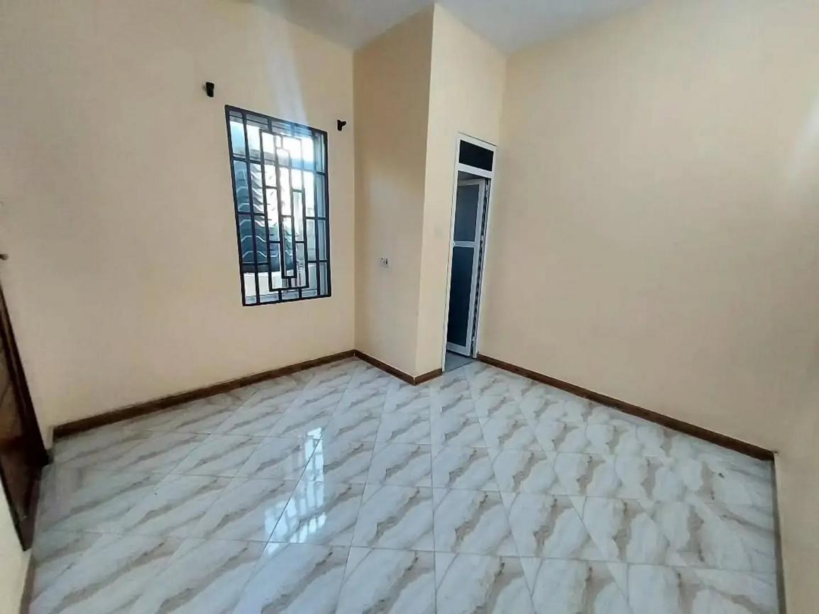 media -4 media -4