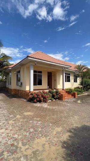 Apartment ya vyumba vitatu inapangishwa Bahari Beach, Dar Es Salaam