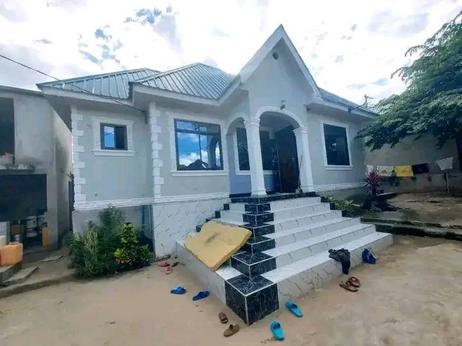 Nyumba ya vyumba vitatu inauzwa Tabata Kinyerezi Kifuru Kwa Unju, Dar Es Salaam (400 sqm) Nyumba ya vyumba vitatu inauzwa Tabata Kinyerezi Kifuru Kwa Unju, Dar Es Salaam (400 sqm)