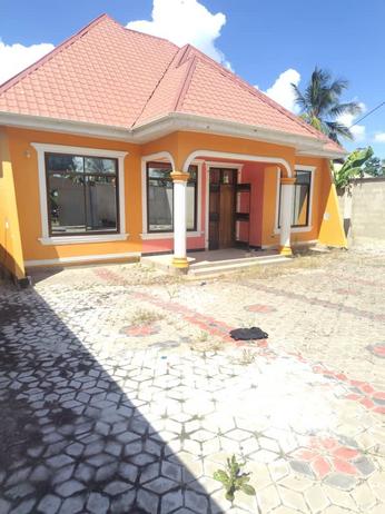 3 Bedrooms House for Rent in Ulongoni B, Dar Es Salaam