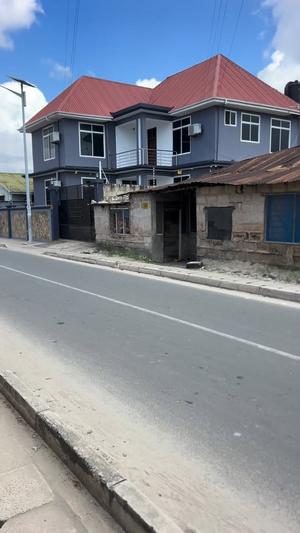 Kiwanja kinauzwa Makumbusho, Dar Es Salaam sqm 372