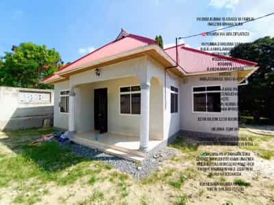 Nyumba ya vyumba vitatu inauzwa Kimara Suka, Dar Es Salaam (584 sqm)