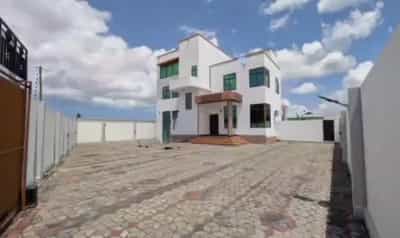 Nyumba ya vyumba 8 inauzwa Mtoni Kijichi, Dar Es Salaam (1027 sqm)