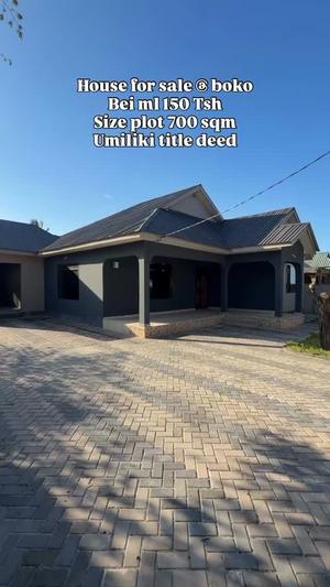 Nyumba ya vyumba vitatu inauzwa Boko Msikitini, Dar Es Salaam (700 sqm)