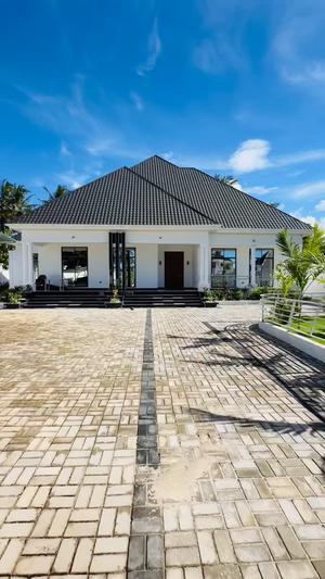 Nyumba (Furnished) ya vyumba vinne inauzwa Kigamboni Mjimwema, Dar Es Salaam (1500 sqm)