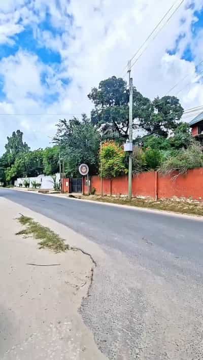 Kiwanja kinauzwa Mikocheni, Dar Es Salaam (2158 sqm)