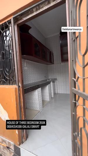 Nyumba ya vyumba vitatu inapangishwa Mwanza