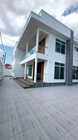4 Bedrooms House for Rent in Mbezi Beach, Dar Es Salaam