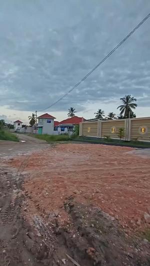 Nyumba ya vyumba vitatu inauzwa Pugu Kinyamwezi, Dar Es Salaam Nyumba ya vyumba vitatu inauzwa Pugu Kinyamwezi, Dar Es Salaam