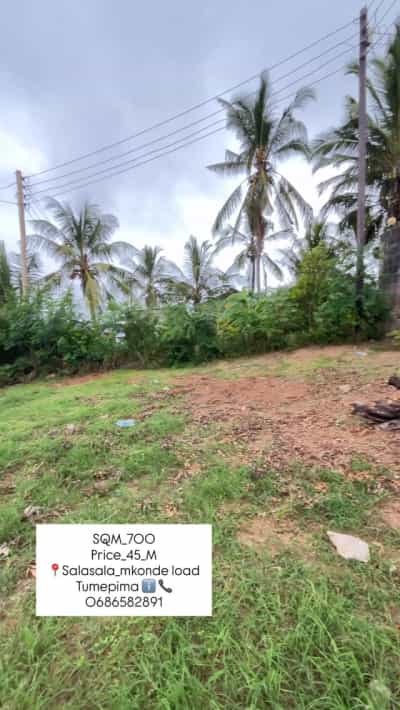 Kiwanja kinauzwa Salasala, Dar Es Salaam sqm 700