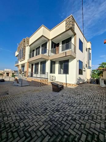 Apartment ya vyumba vitatu inapangishwa Makongo Ccm, Dar Es Salaam Apartment ya vyumba vitatu inapangishwa Makongo Ccm, Dar Es Salaam