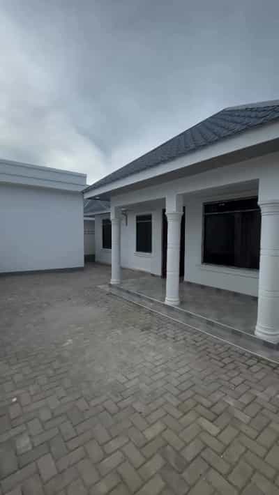 3 Bedrooms House for Rent in Mbezi Beach Africana, Dar Es Salaam