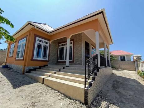 Nyumba ya vyumba vinne inapangishwa Tegeta Wazo Hill, Dar Es Salaam Nyumba ya vyumba vinne inapangishwa Tegeta Wazo Hill, Dar Es Salaam