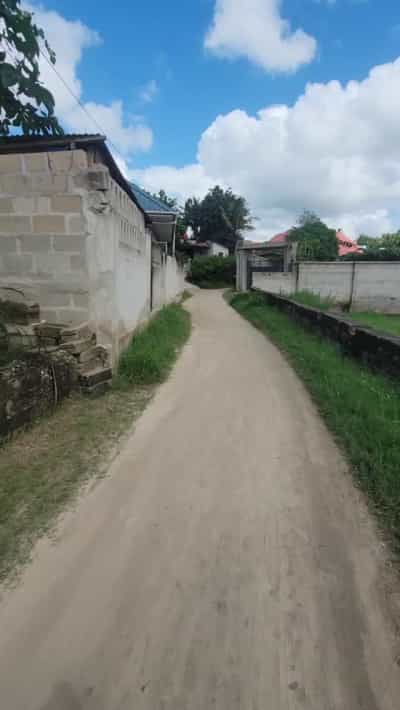 Nyumba inauzwa Mbezi Beach Massana, Dar Es Salaam (500 sqm) Nyumba inauzwa Mbezi Beach Massana, Dar Es Salaam (500 sqm)