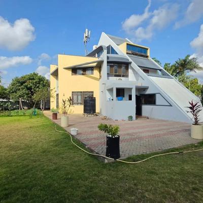 Nyumba ya vyumba vinne inauzwa Mbezi Beach, Dar Es Salaam (2000 sqm) Nyumba ya vyumba vinne inauzwa Mbezi Beach, Dar Es Salaam (2000 sqm)