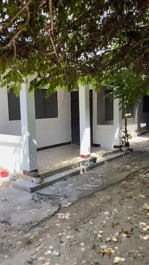 Nyumba ya vyumba vinne inapangishwa Mbezi Beach Makonde Chini, Dar Es Salaam Nyumba ya vyumba vinne inapangishwa Mbezi Beach Makonde Chini, Dar Es Salaam