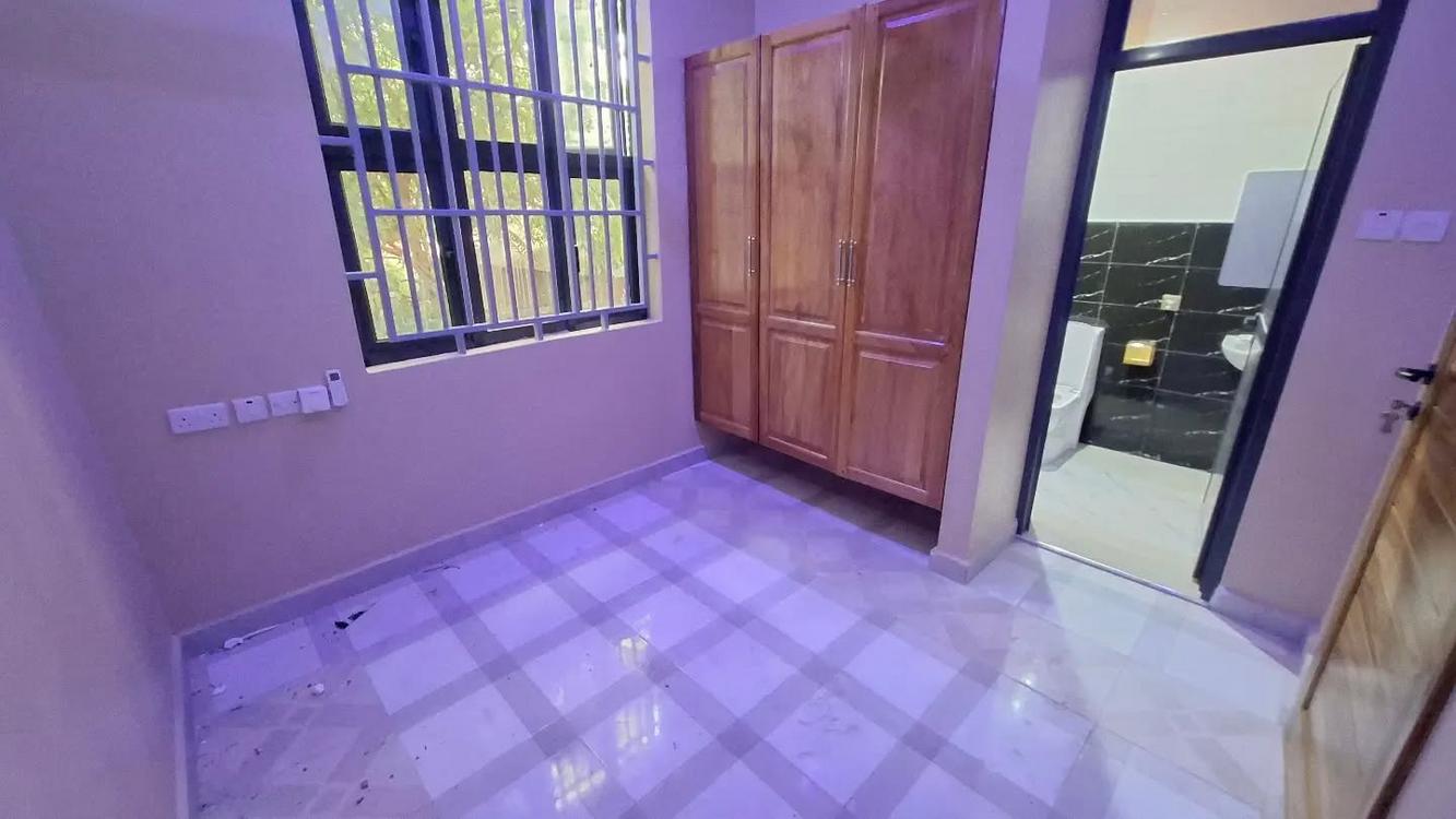 media -8