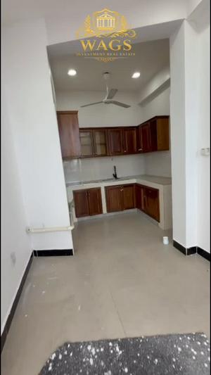 Apartment ya vyumba viwili inapangishwa Makumbusho, Dar Es Salaam Apartment ya vyumba viwili inapangishwa Makumbusho, Dar Es Salaam