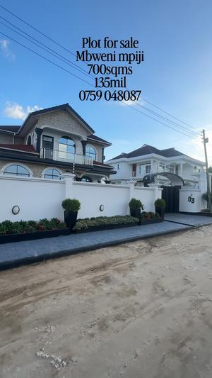 Plots for sale in Bunju Mianzini, Dar Es Salaam