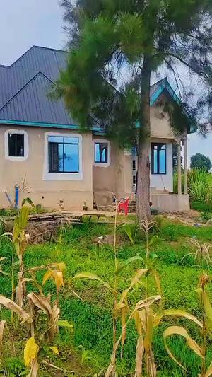 Nyumba ya vyumba vitatu inauzwa Kiseke, Mwanza (1000 sqm)