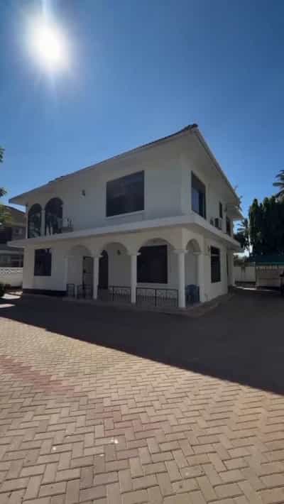 4 Bedrooms House for Rent in Mbezi Beach, Dar Es Salaam