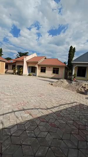 Apartment ya vyumba vitatu inapangishwa Pugu Kinyamwezi, Dar Es Salaam