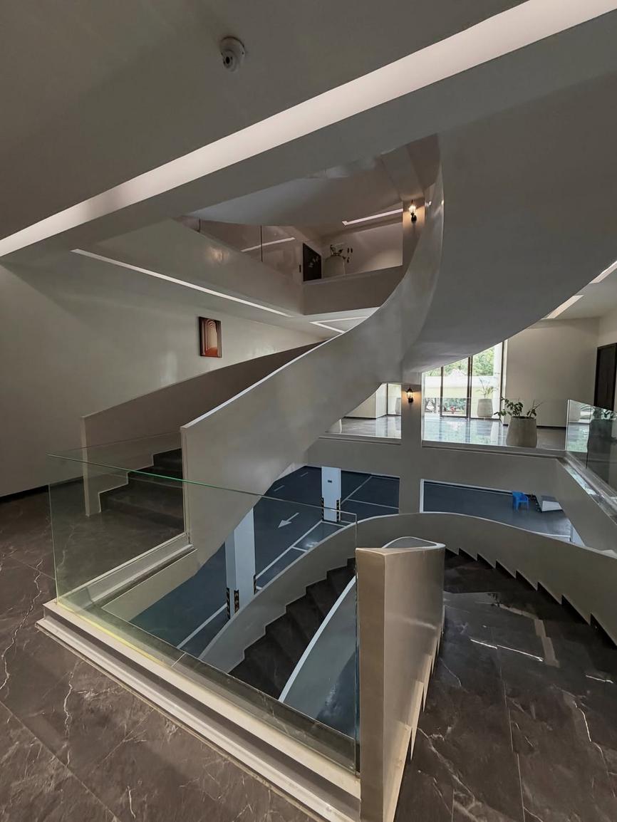 media -1 media -1