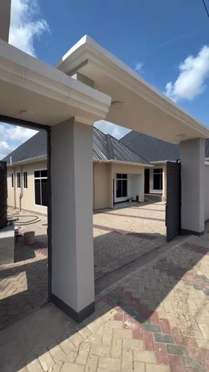 Nyumba/Apartment ya vyumba viwili inapangishwa Mivumoni Madale, Dar Es Salaam Nyumba/Apartment ya vyumba viwili inapangishwa Mivumoni Madale, Dar Es Salaam