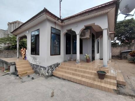 3 Bedrooms House for Sale in Mbezi Kimara Stop Over, Dar Es Salaam (350 sqm) 3 Bedrooms House for Sale in Mbezi Kimara Stop Over, Dar Es Salaam (350 sqm)