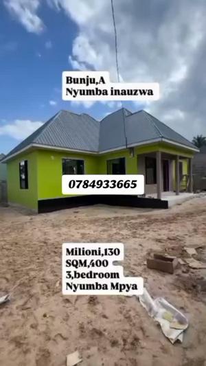 Nyumba ya vyumba vitatu inauzwa Bunju A, Dar Es Salaam (400 sqm) Nyumba ya vyumba vitatu inauzwa Bunju A, Dar Es Salaam (400 sqm)
