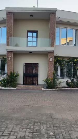 Villa ya vyumba vinne inauzwa Mbezi Beach Kwa Zena, Dar Es Salaam (600 sqm)