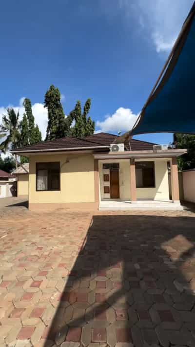 3 Bedrooms Apartment for Rent in Mbezi Beach Ushuarini, Dar Es Salaam