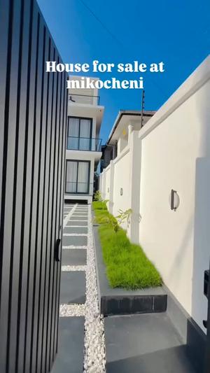 4 Bedrooms House for Sale in Mikocheni B, Dar Es Salaam (420 sqm)