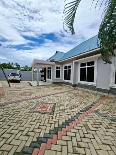 Nyumba ya vyumba vinne inapangishwa Goba Njia 4, Matosa, Dar Es Salaam