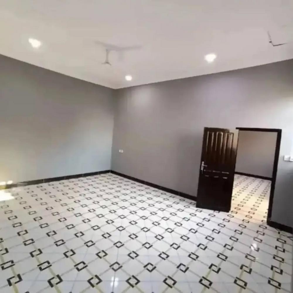 media -8