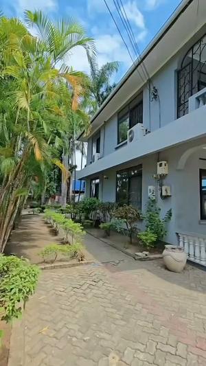 Nyumba ya vyumba vitano inauzwa Mbezi Beach Africana, Dar Es Salaam (835 sqm) Nyumba ya vyumba vitano inauzwa Mbezi Beach Africana, Dar Es Salaam (835 sqm)