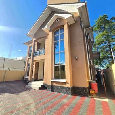 Apartment (Furnished) ya vyumba vitatu inapangishwa Mikocheni, Dar Es Salaam Apartment (Furnished) ya vyumba vitatu inapangishwa Mikocheni, Dar Es Salaam